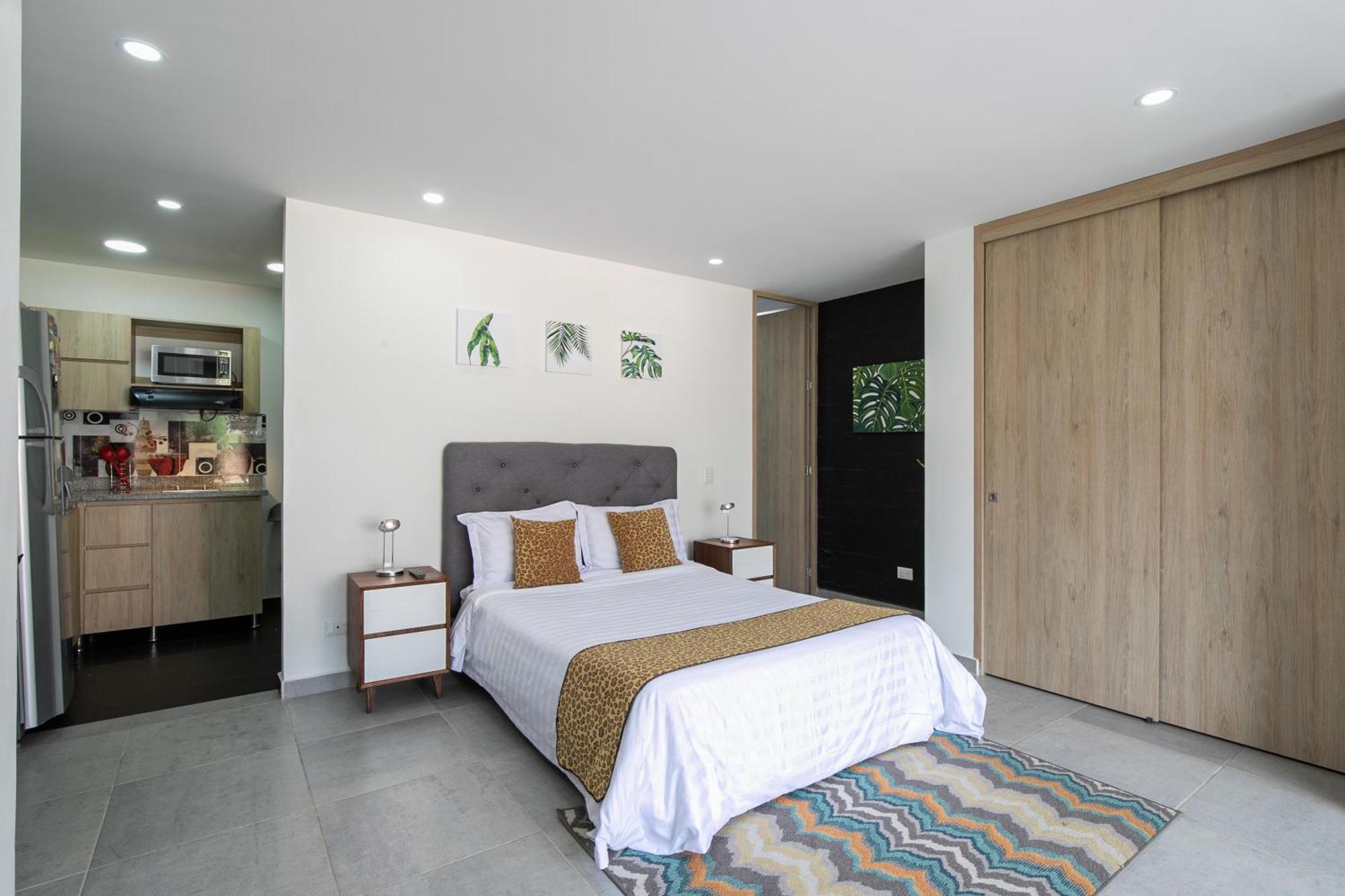 Apartamentos Borbon Suites Меделин Екстериор снимка