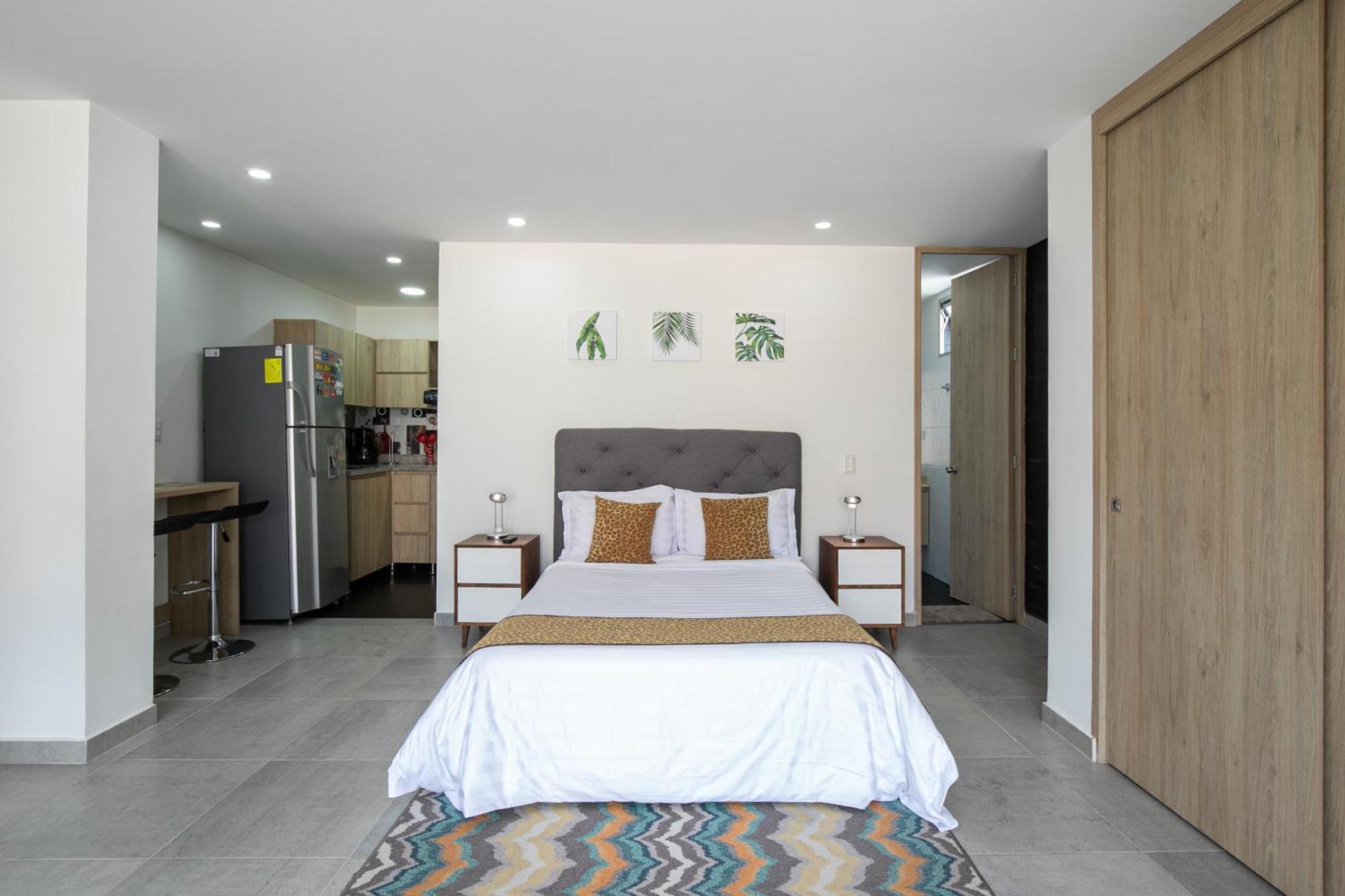 Apartamentos Borbon Suites Меделин Екстериор снимка