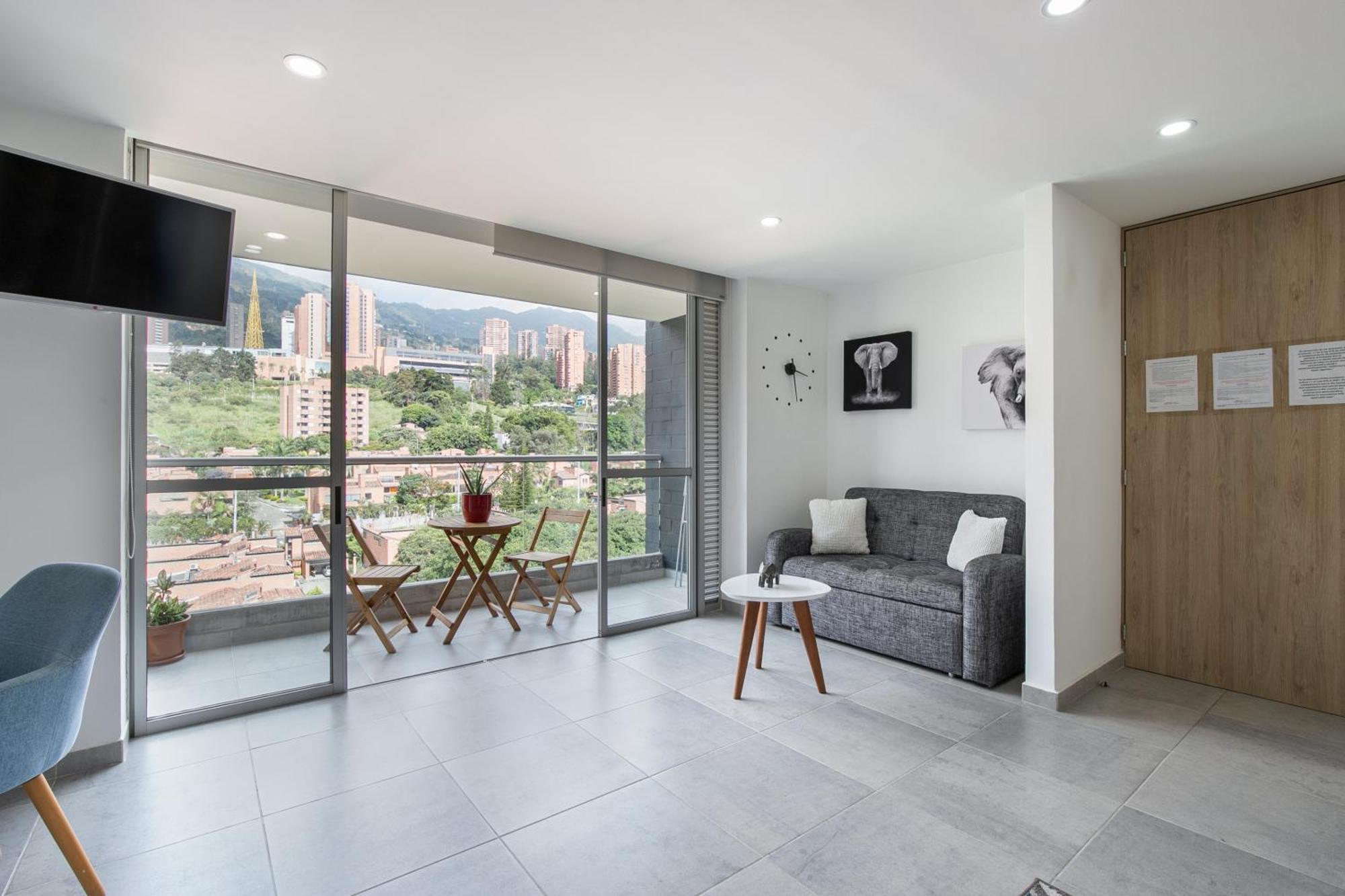 Apartamentos Borbon Suites Меделин Екстериор снимка