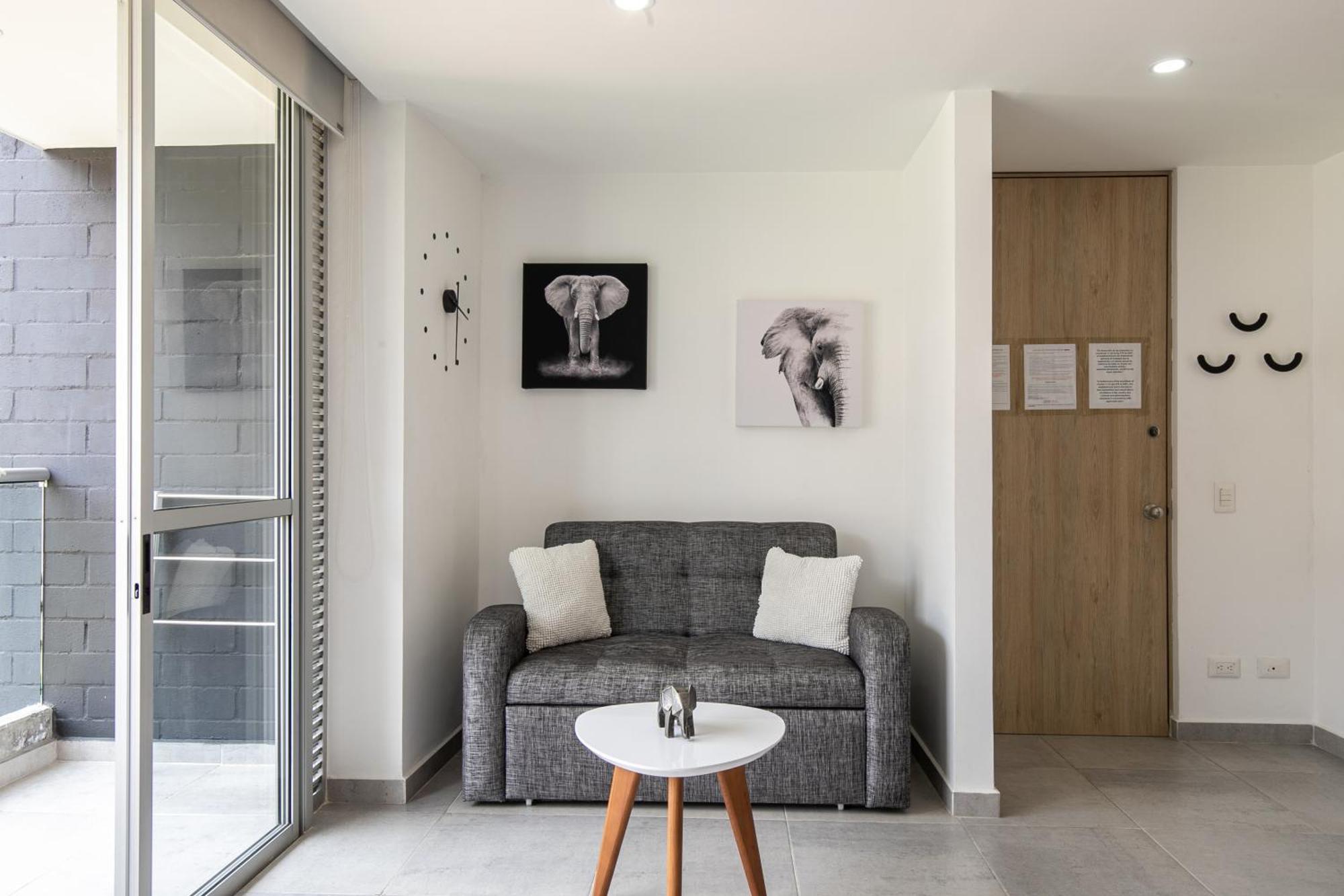 Apartamentos Borbon Suites Меделин Екстериор снимка