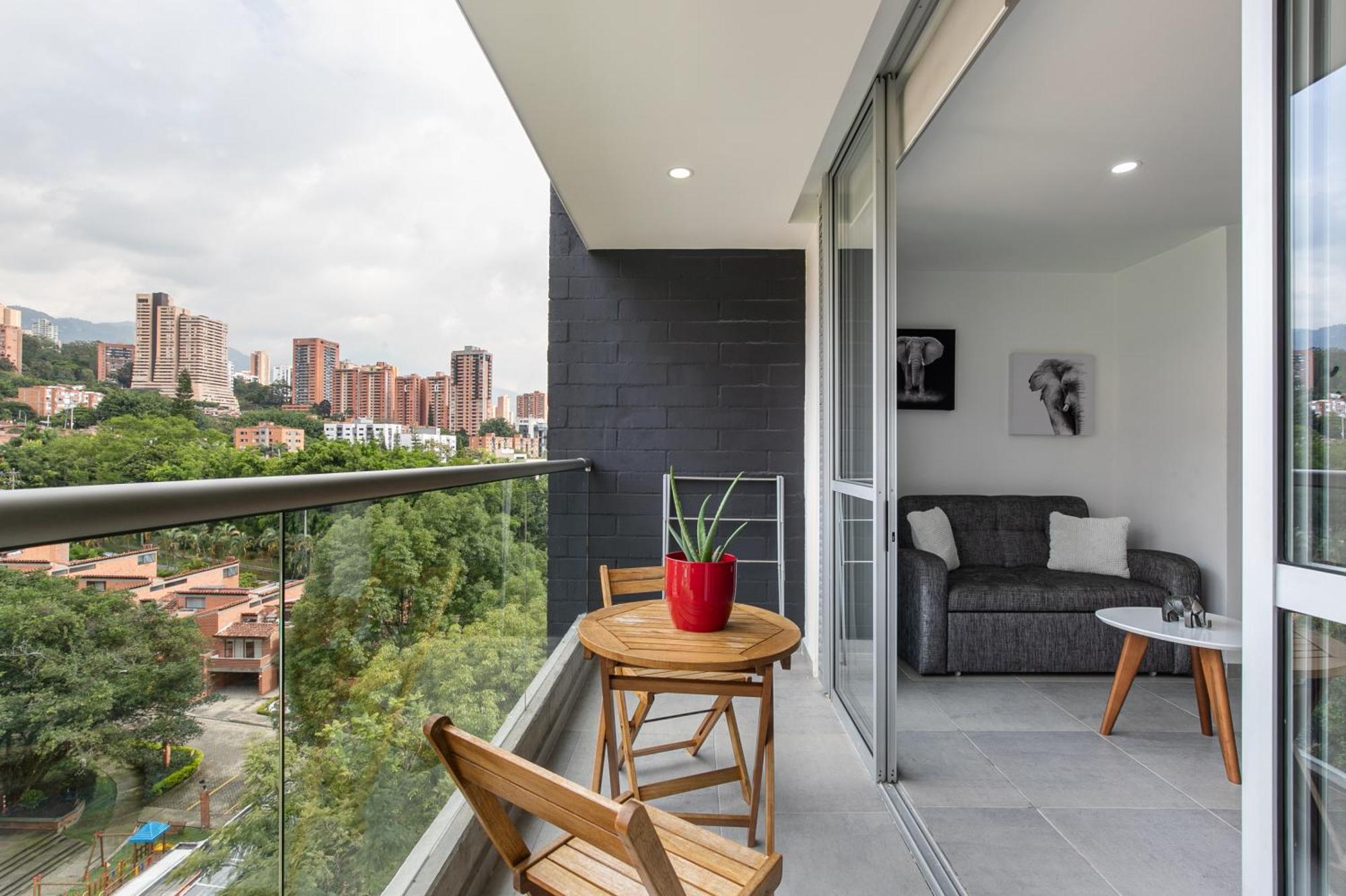 Apartamentos Borbon Suites Меделин Екстериор снимка