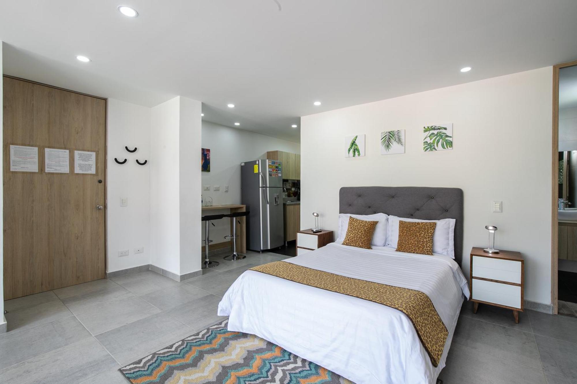 Apartamentos Borbon Suites Меделин Екстериор снимка