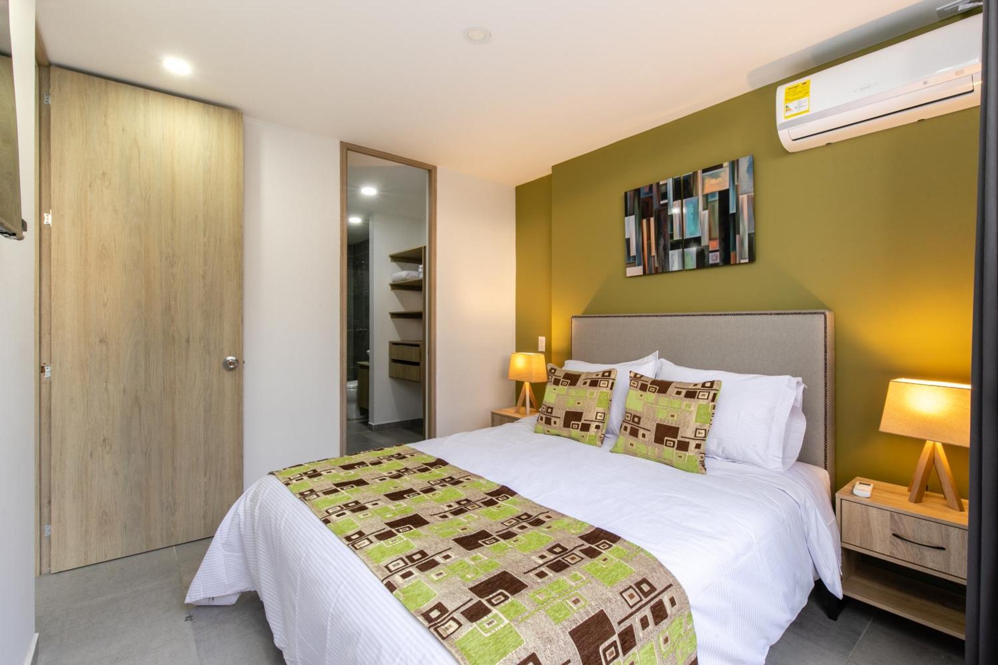 Apartamentos Borbon Suites Меделин Екстериор снимка