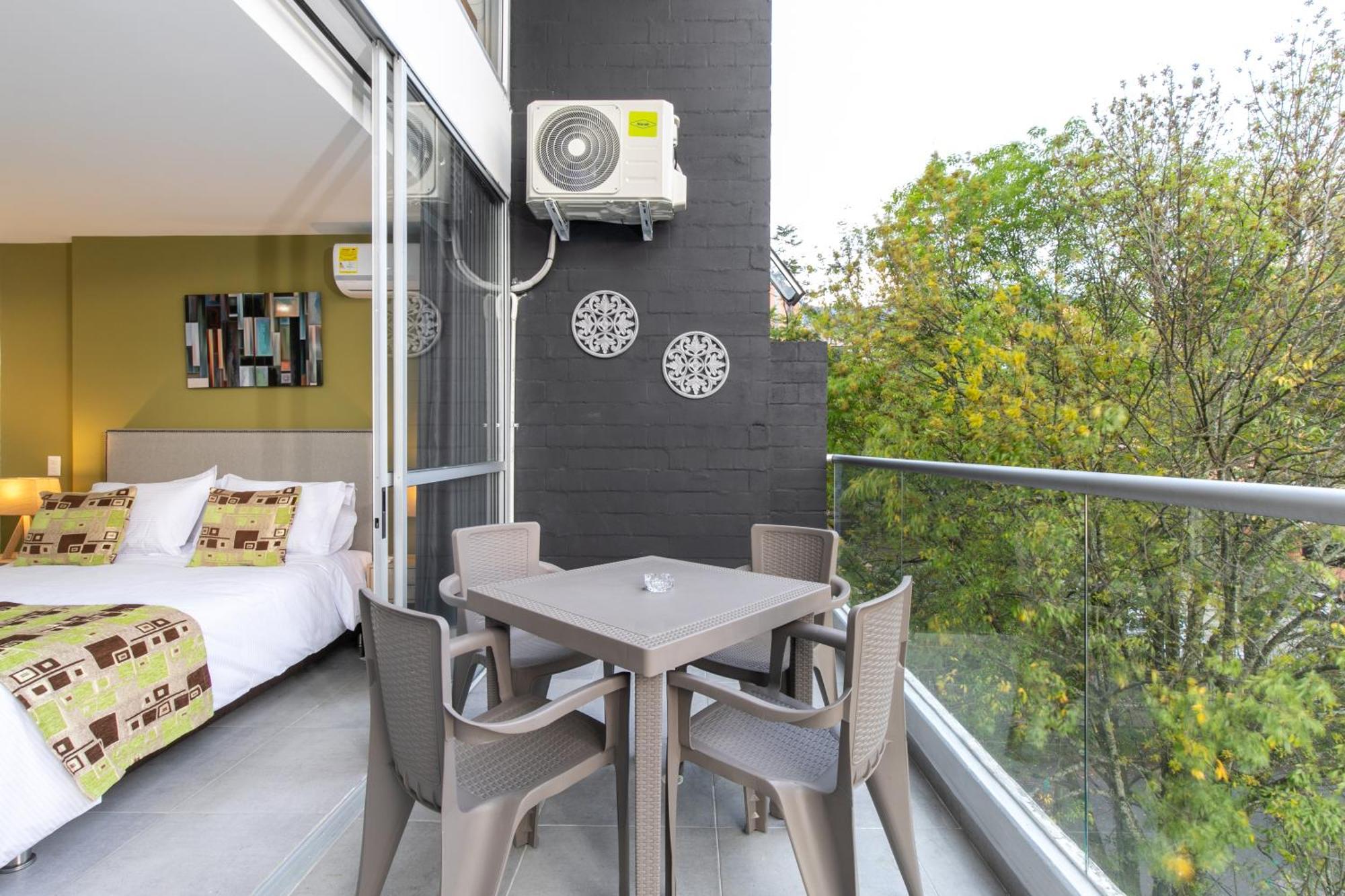 Apartamentos Borbon Suites Меделин Екстериор снимка