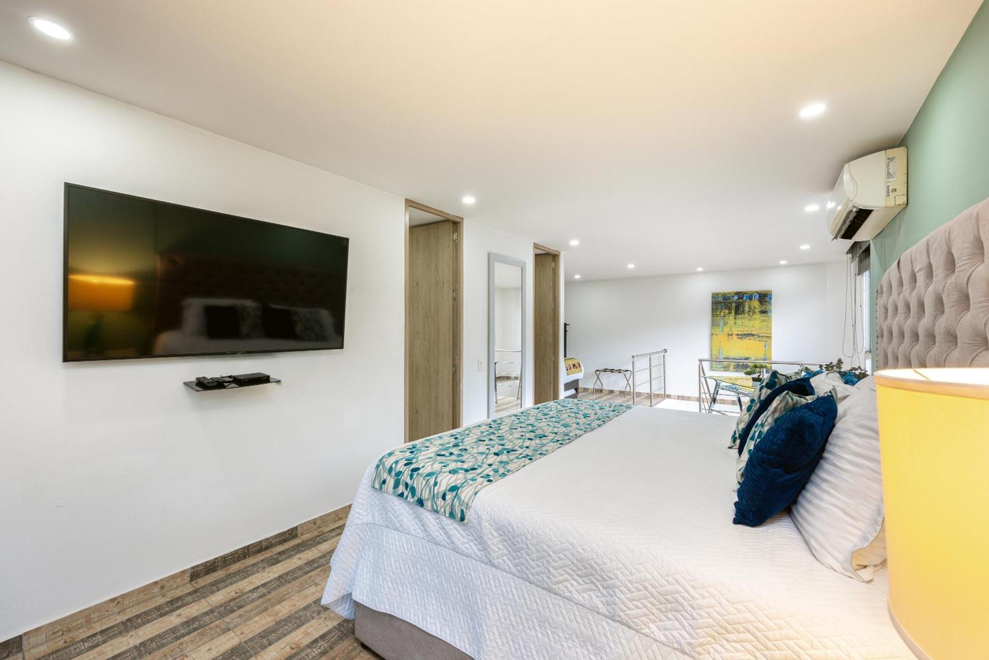Apartamentos Borbon Suites Меделин Екстериор снимка