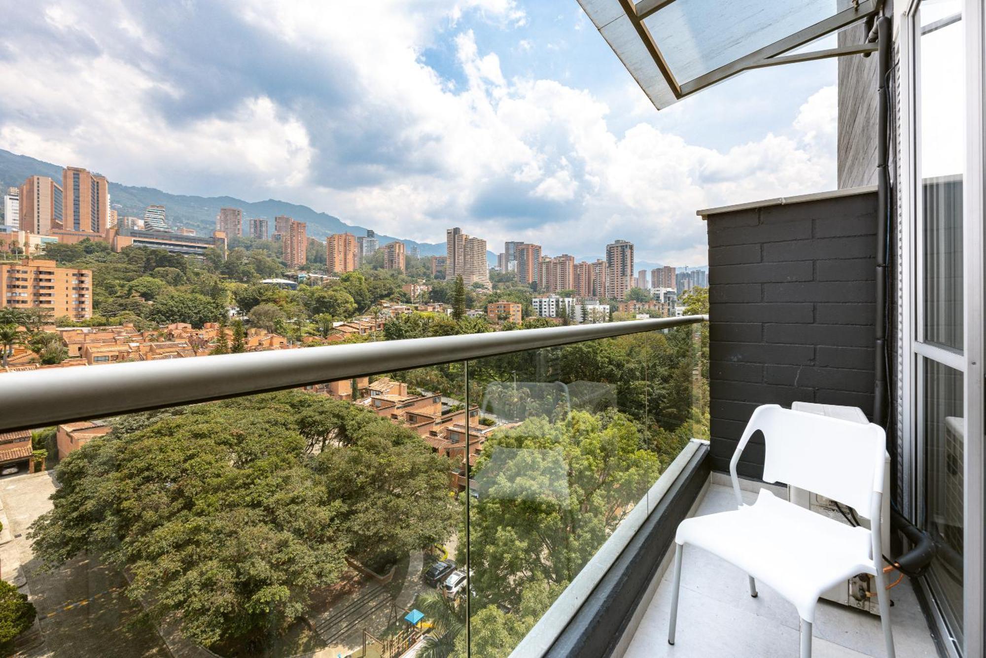Apartamentos Borbon Suites Меделин Екстериор снимка